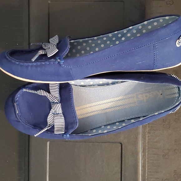 Blue Keds Slides, Size 9 - Picture 2 of 4
